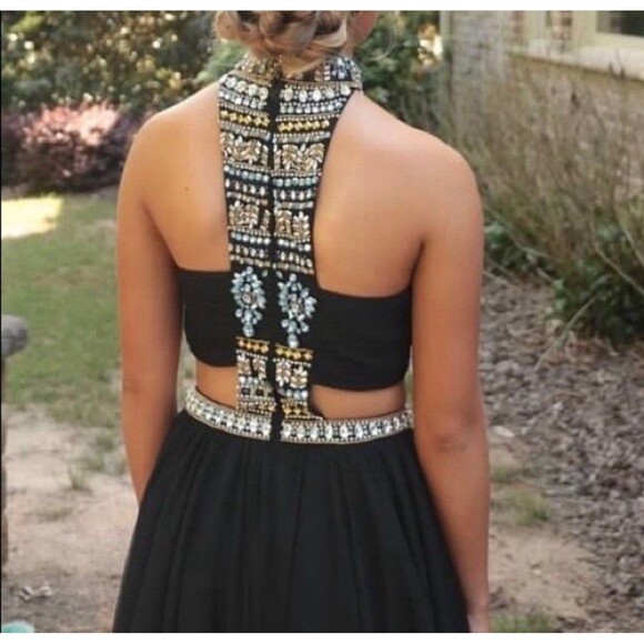 Sherri Hill Formal Beaded Dress Size 8 - Picture 5 of 13